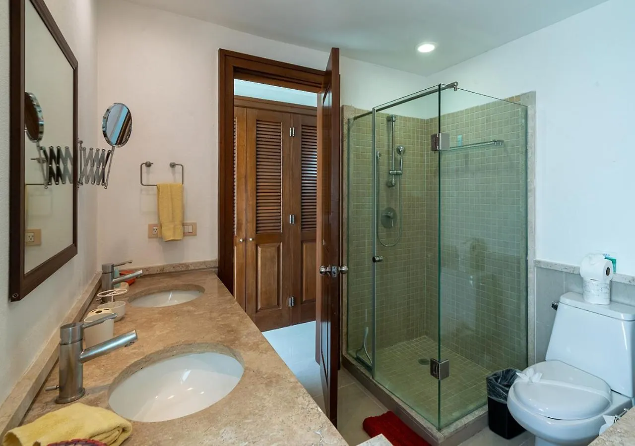 2 Bedroom Condo With Pool & Gym - Calm Near To The Beach - At Quadra Alea - Xaman 201 Playa del Carmen